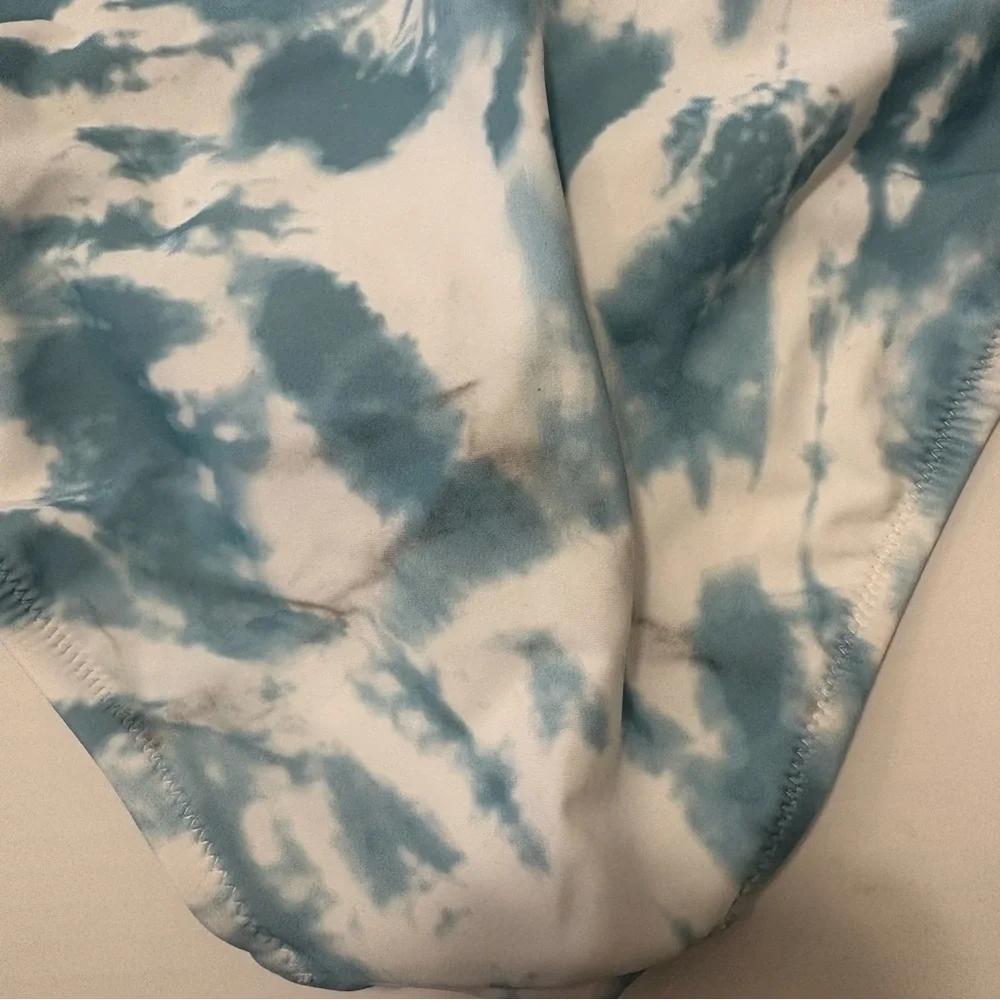 Bar III Tie Dye Twist Front Monokini‎ One Piece Swimsuit Women's XL Blue White